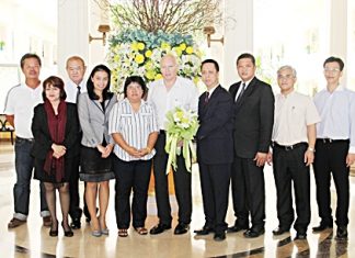 The management of Dusit Thani Pattaya, led by Resident Manager Neoh Kean Boon (4th right), held a meeting with officials of Pentangle Promotions, headed by managing director Geoffrey Rowe (centre), to discuss preparations for the 2013 PTT Pattaya Open. The 22nd annual tournament will be held from 27 January until 3 February 2013. The PTT Pattaya Open 2013 will be graced by highly-respected tennis stars such as Vera Zvonareva and Ana Ivanovic. It is part of the WTA Tour for professional women tennis players of international rankings, and is equivalent to an ATP World Tour 250 series event.